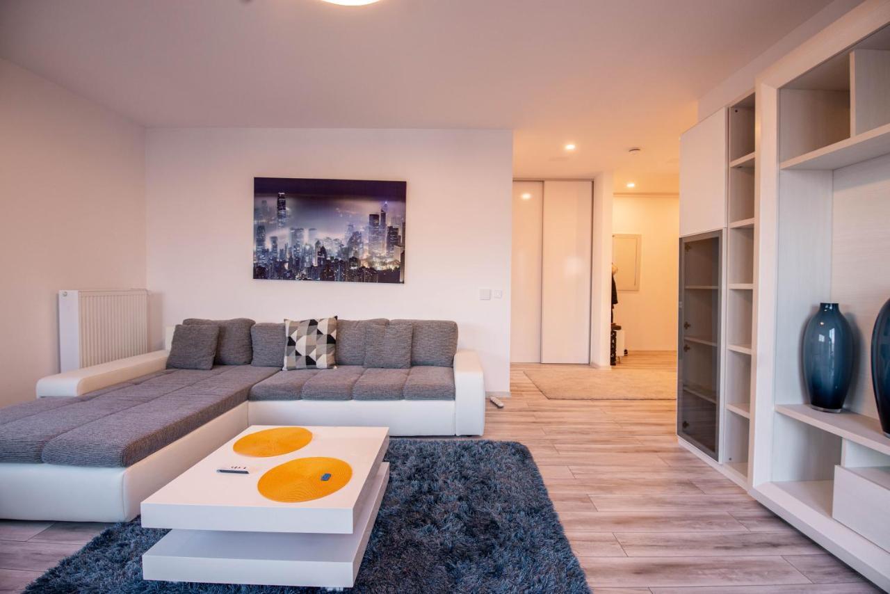 Luxury Westpark 2 Presidentialsuite With Lake View W4 Bucarest Exterior foto