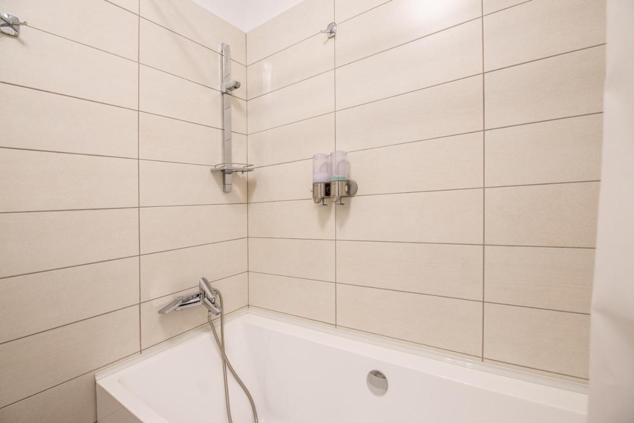 Luxury Westpark 2 Presidentialsuite With Lake View W4 Bucarest Exterior foto